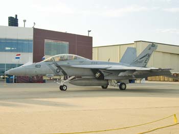 KC_F-18_1