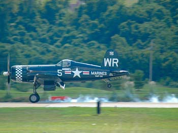 Spirit2006_F4U_land1